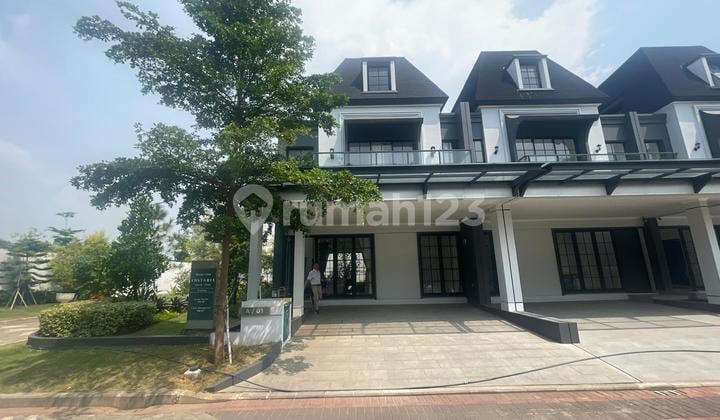 Cluster Conifera Metland Menteng Cakung- Attic Room