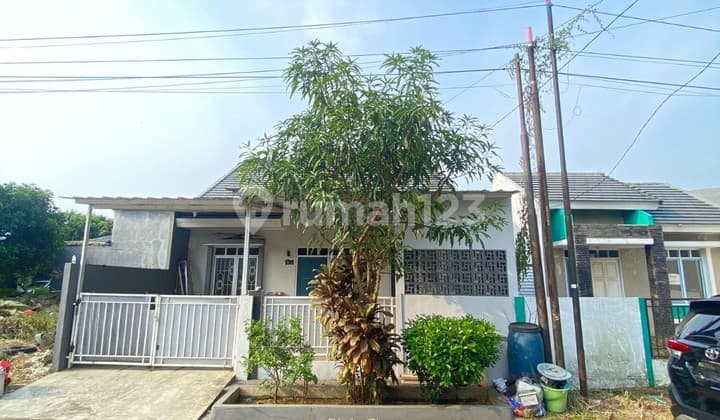 Bekasi Timur Regency 3 House, Chrysocolla Cluster