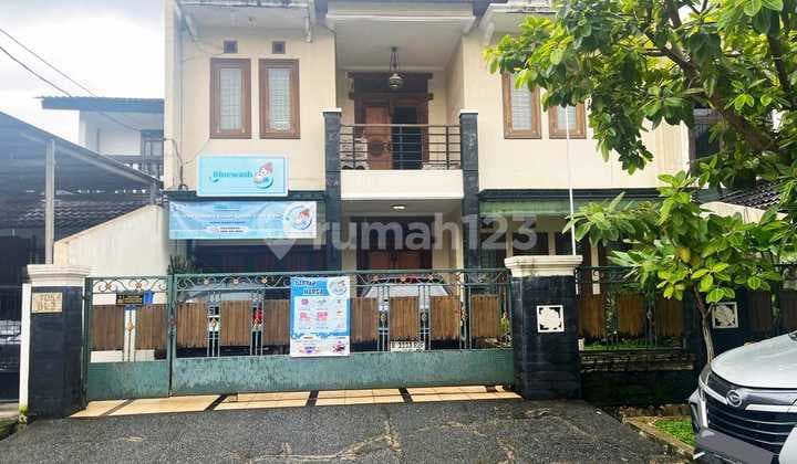 Dijual Rumah Mewah 2 Lantai di Taman Duren Sawit, Lokasi Strategis