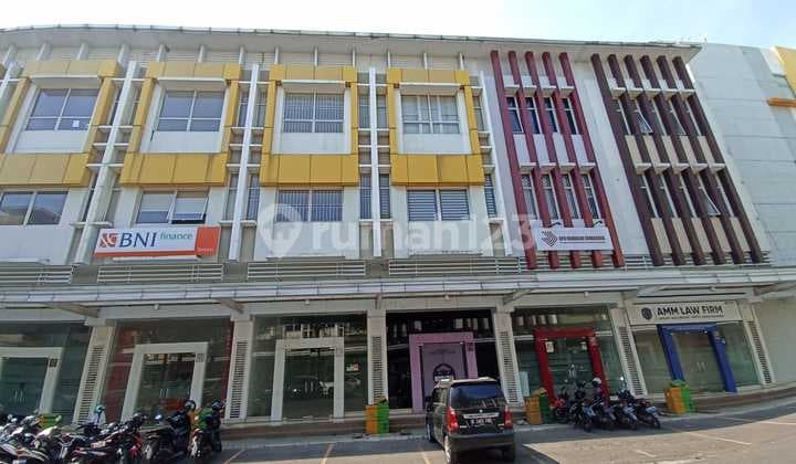 Quick Sale! 3-Story Shop House at Emerald Summarecon Bekasi – Premium Location in Front of Summarecon Mall Bekasi