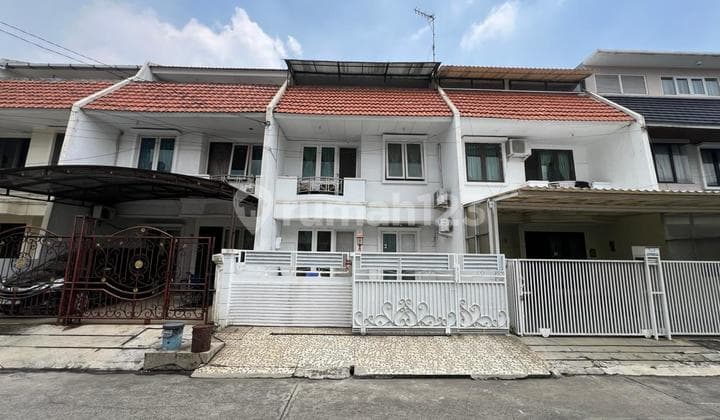 Rumah 3 Lantai Full Furnish di Cluster North Mississippi Jakarta Garden City