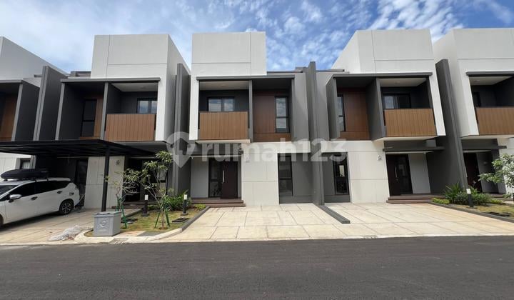 Rumah Semi Furnish Regia Residence Summarecon Crown Gading, Tarumajaya