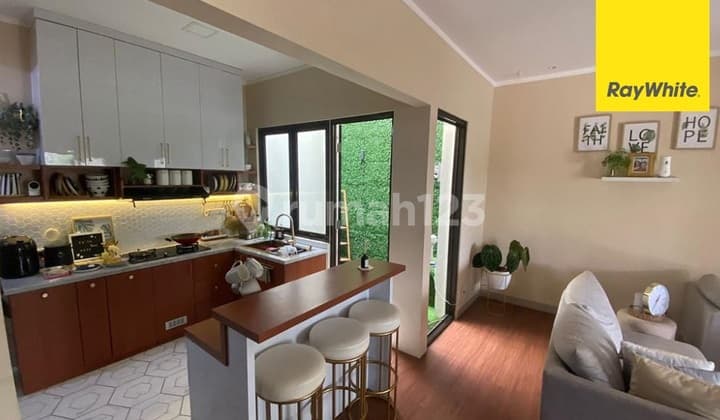 Rumah Mewah Full Furnished Hadap Danau Burgundy Summarecon Bekasi