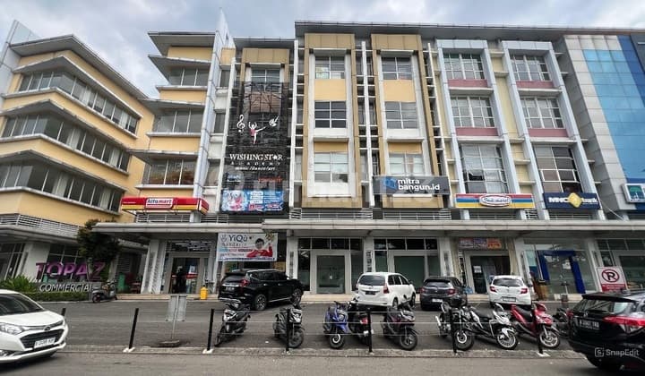 Hadap Jalan Ruko Topaz Commercial 5x18m Bulevar Summarecon Bekasi