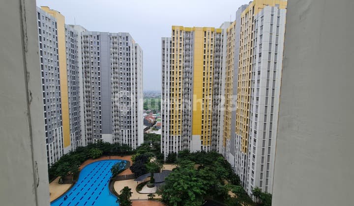 Apartemen Summarecon Bekasi - Springlake 3 Kamar Tidur Furnished Butuh Cepat Terjual