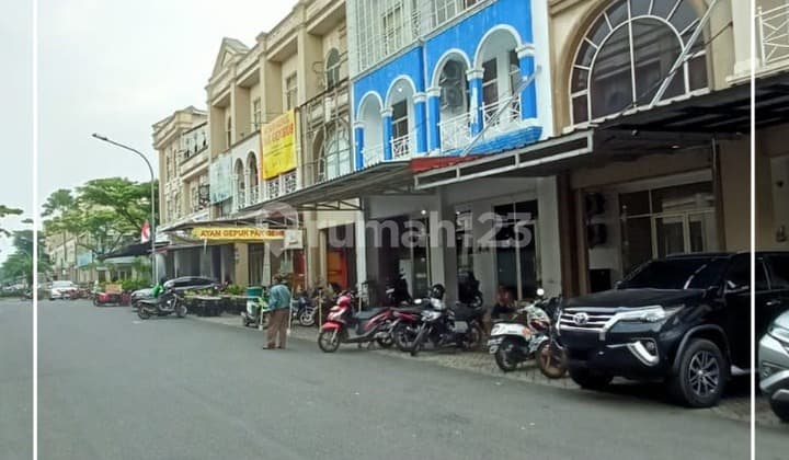 Ruko di Ruko Sentra Niaga Grand Galaxy City Bekasi Siap Pakai