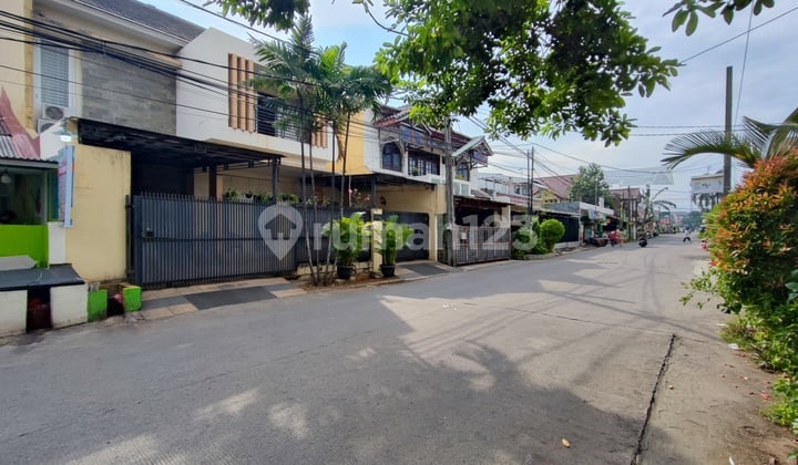 House on Nakula Raya Galaxy Bekasi 2 Floors Already Renovated