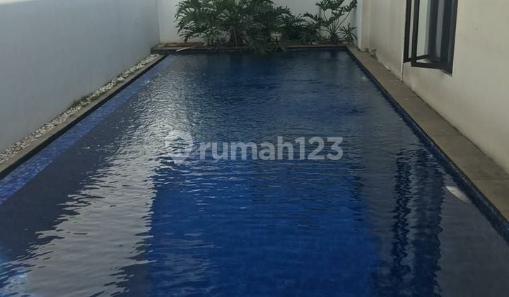 Lux, Fully Furnished, One Gate, Asri, Lingkungan Tenang dan Nyaman