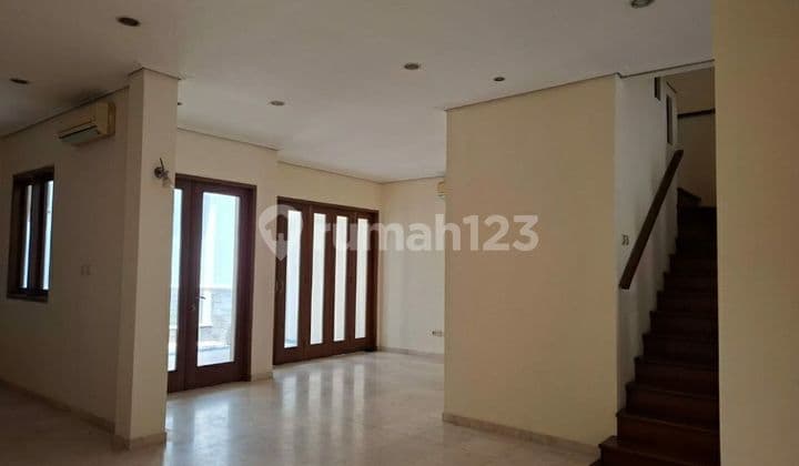 Rumah Disewakan, Strategis, Dekat Blok M, Dekat Sudirman, Dekat Pondok Indah