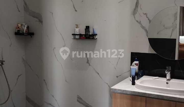 dijual Rumah Mewah Green Garden Residence 200m2