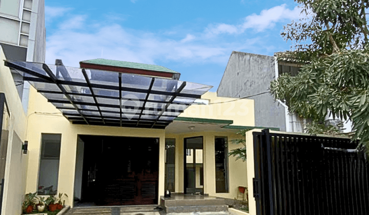 Rumah Dalam Komplek Puri Cinere Halaman Belakang Luas Siap Huni