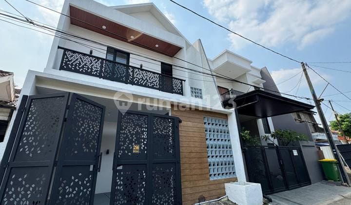Brand New Rumah Modern Minimalis Dalam Komplek di Cinere