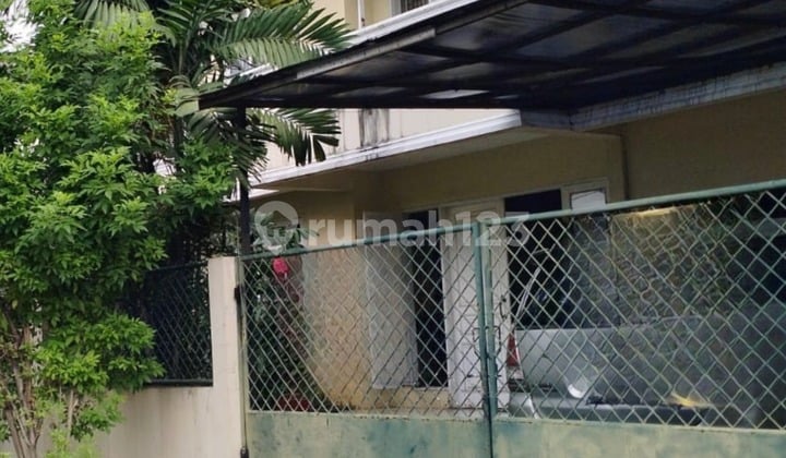 Spacious House in Cinere – Comfortable & Strategic Residence