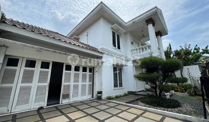 Dijual Rumah Mewah Dengan Kolam Renang di Pangkalan Jati Lokasi Premium Dekat Pondok Labu