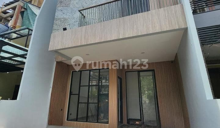 Hunian Modern Minimalis di Pondok Indah – Lokasi Premium