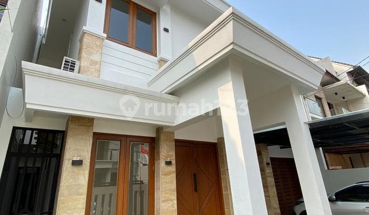 Rumah Modern 2 Lantai di Pondok Indah