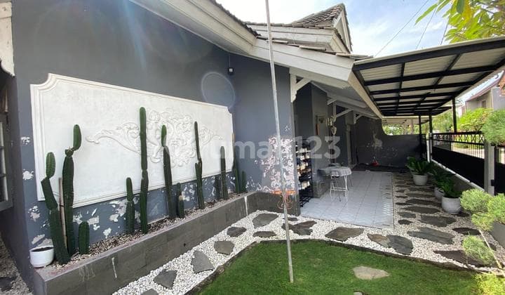 Rumah dengan Halaman Belakang Dalam Komplek Cinere