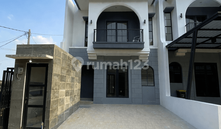 Rumah Modern Desain Elegan di Brigif