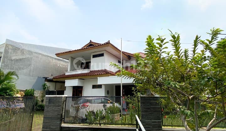 Rumah Minimalis di Cinere Halaman Depan Luas Best Price
