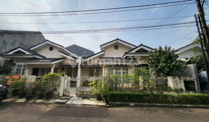 Rumah Siap Huni Terawat Rapih Dalam Komplek Di Bintaro