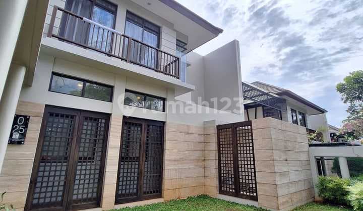 Rumah Elegan Full Furnished dengan Private Pool di Serenia Hills Lebak Bulus