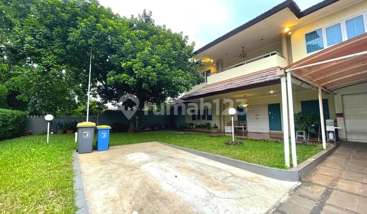 Rumah 2 Lantai Asri Dan Bagus Semi Furnished, Cinere
