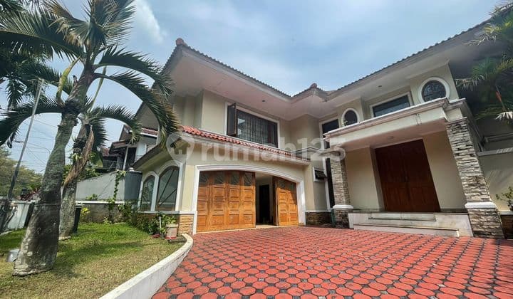 Rumah Mewah Carport Luas Dalam Komplek Ternama di Cinere