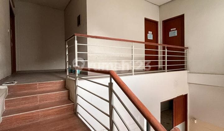 Gudang Cocok untuk Investasi atau Usaha Kost dekat Jalan Utama Cinere