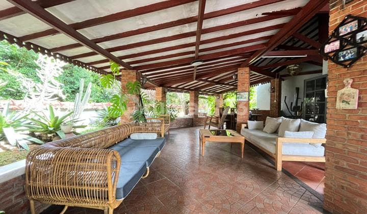 Rumah Luas & Asri Semi Furnished Dalam Komplek Nyaman di Cinere