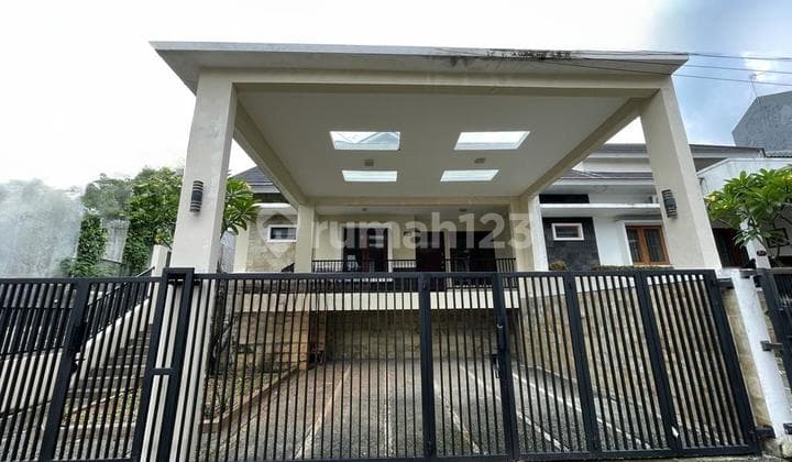 Hidup Modern Berkualitas Rumah Minimalis Satu Lantai di Komplek Besar Cinere Dekat Tol
