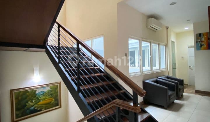 Mini Building Siap Usaha/Kantor di Cinere - 14 Ruangan, Lokasi Strategis