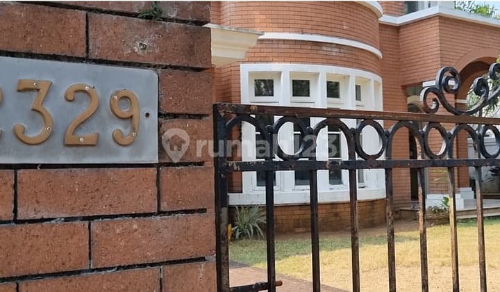 Rumah Mewah di Seberang S P H Lippo Karawaci bisa Cicil Bertahap