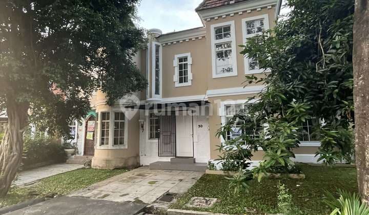 Rumah Hoek Besar 4 Kamar di Lippo Karawaci