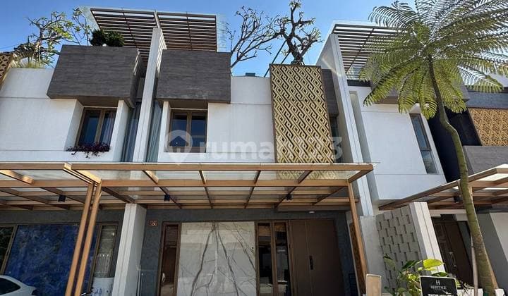 Rumah 3 Lantai di Tengah Jakarta Tangerang