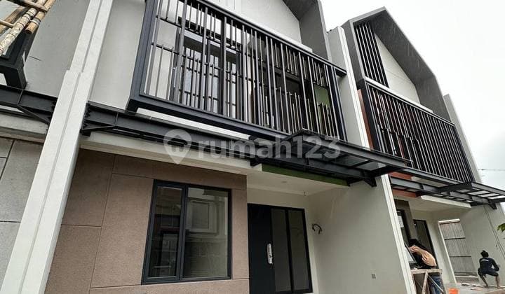Rumah baru renov sangat rapih di summarecon gading serpong