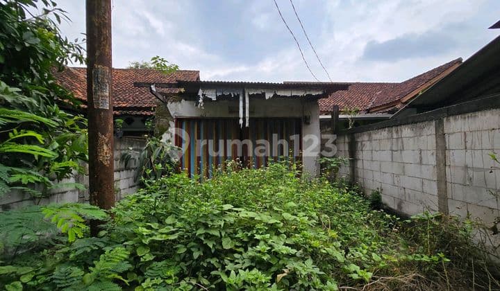 Dijual Rumah Tua Hitung Tanah Saja Di Jalan Narogong Km 11 Kota Bekasi