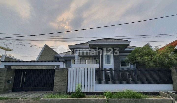 Rumah Wisma Mukti Klampis Anom Mewah Rumah Wisma Mukti Klampis Anom Mewah