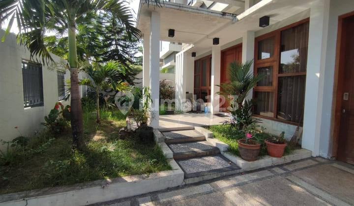 Rumah Mewah Raya Graha Golf Araya Malang