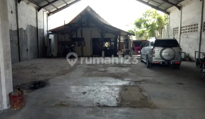 Rumah Usaha Raya Kenjeran Strategis