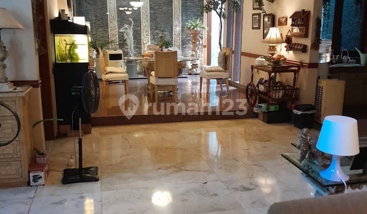 Rumah Mewah Dharmahusada Regency Siap Huni