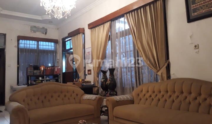 Bratang Gede House Suitable for Boarding