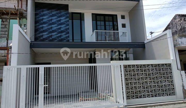 Ready-to-Occupy New House in Manyar Rejo