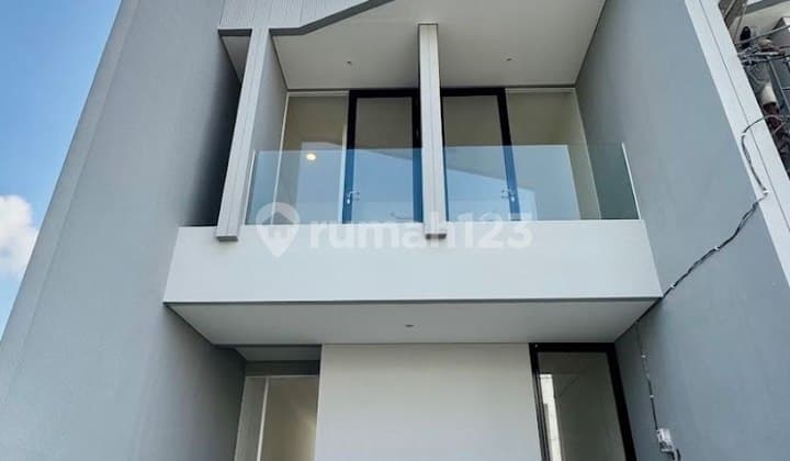 New House Fresh Dian Istana Graha Green Garden