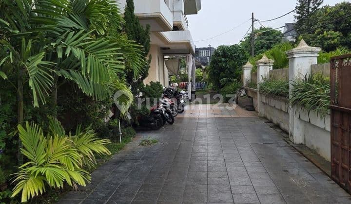 Rumah Dharmahusada Indah Mewah Strategis