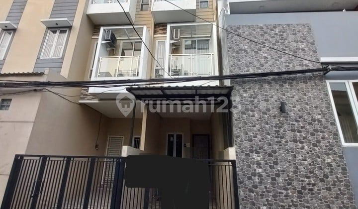 Rudy Cen Taman Ratu 3x12 Dekat Green Ville Tanjung Duren Strategis