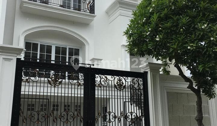 RUDY CEN Dijual rumah di Permata Buana 10x18 mewah dan elegan