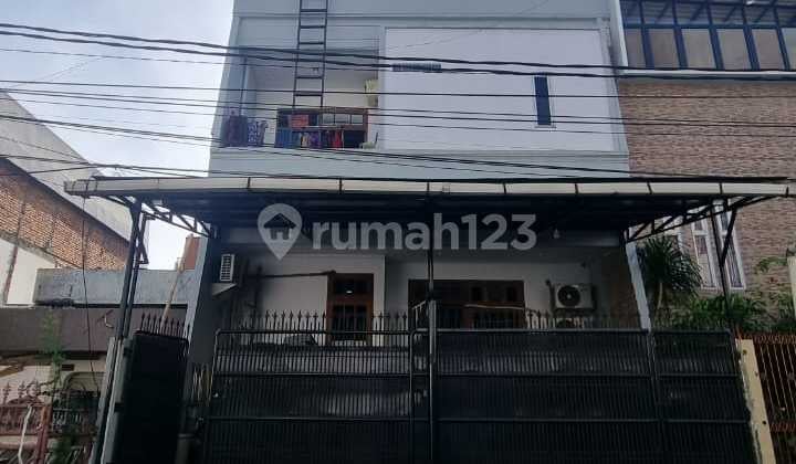 RUDY CEN Dijual rumah di Green Ville 7,5x20 lokasi strategis