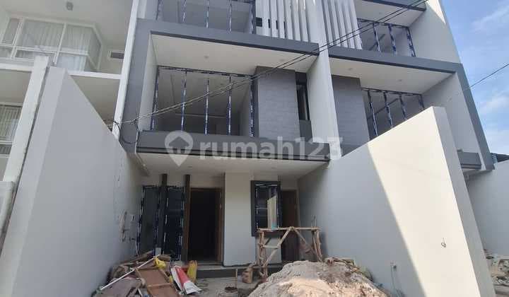 RUDY CEN For sale Sunrise Garden house 6x20 brand new, 2 units available.