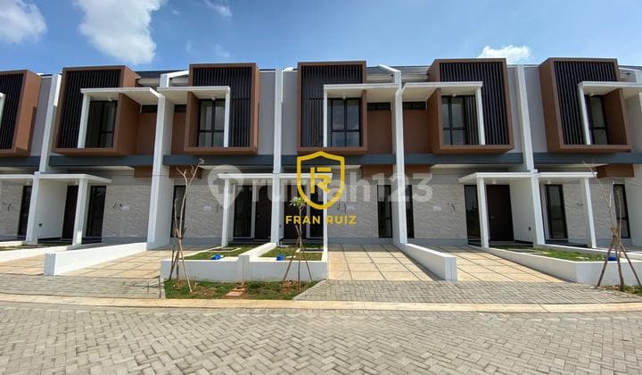 RUDY CEN Rents a house in Casajardin 5x12 Casa Jardin brand new