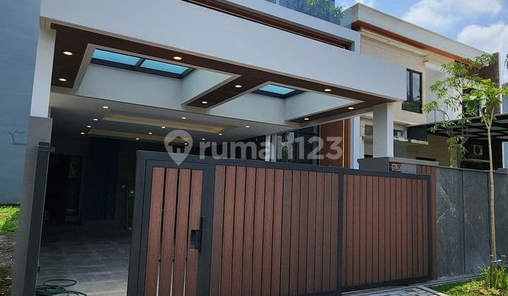 Rumah Mewah Private Lift Lokasi Woodland Citraland Surabaya